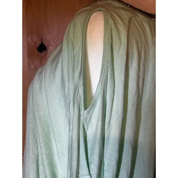 Jennifer Lopez Mint Julip Cold Shoulder Top, Small NWT - Picture 5 of 6